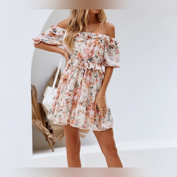 Esther & Co - Aiyana floral dress - Picture 2 of 8